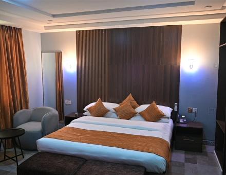 SHAPPHIRE STANDARD 106