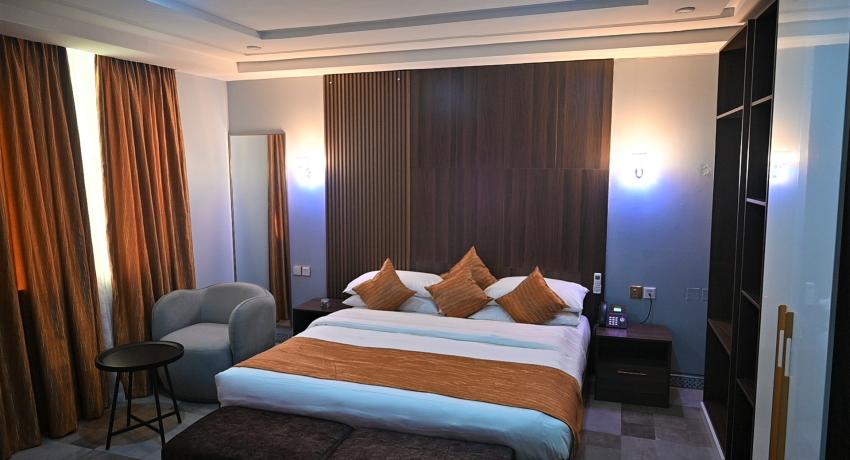 SHAPPHIRE STANDARD 106